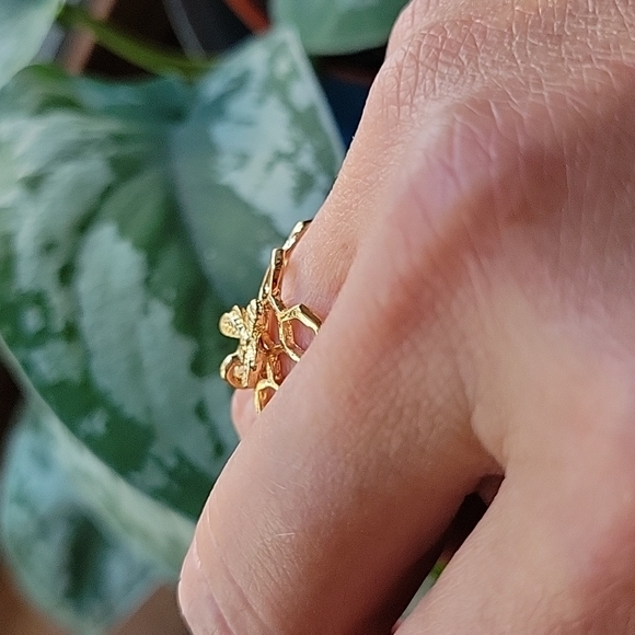 🔥LAST ONE🔥 Honeycomb Bee Charm Cuff Fashion Ring - Picture 7 of 8